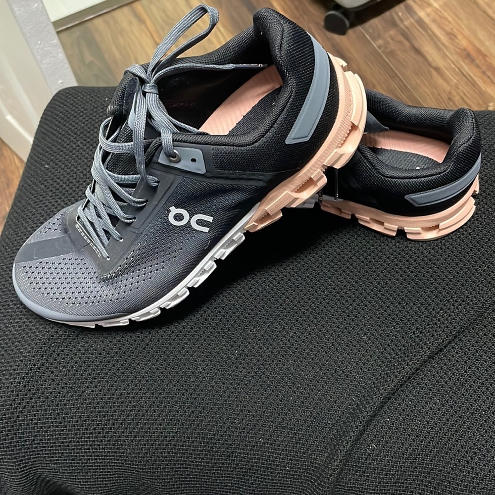 Cloud flow Tennis Shoes